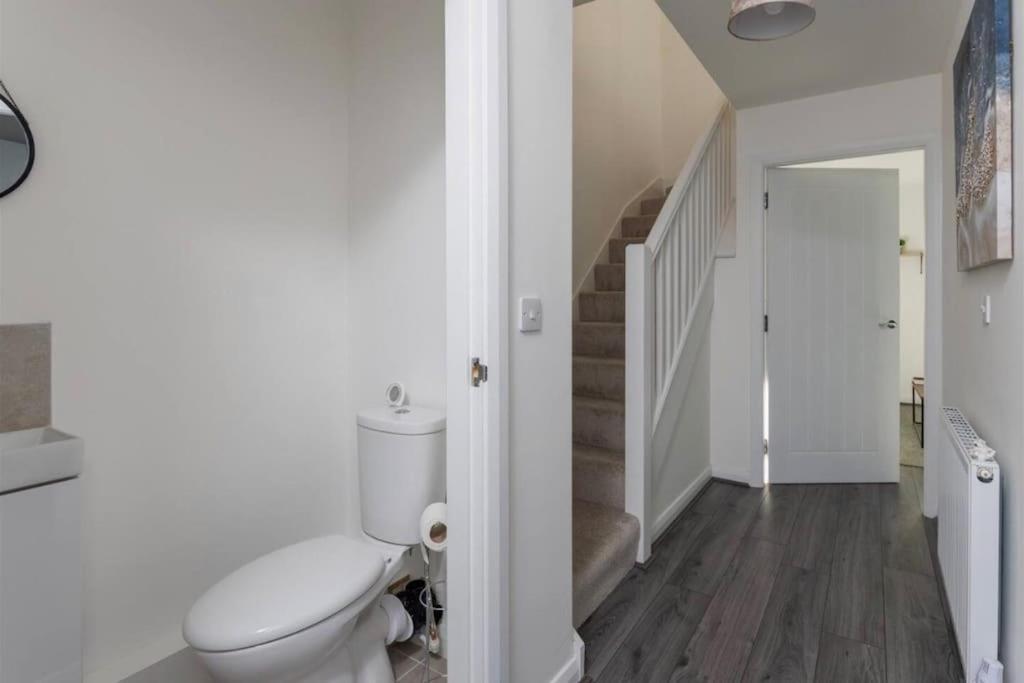 Luxury 3-Bedroom, 2-Bathroom Home Sleeps 7 People Liverpool Extérieur photo
