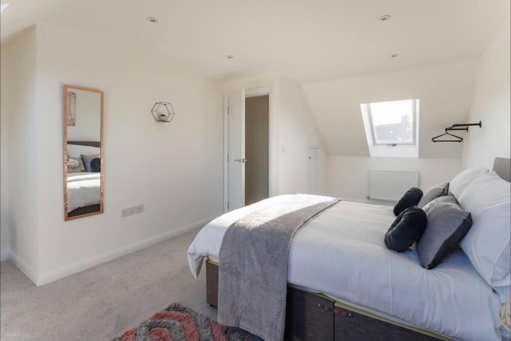 Luxury 3-Bedroom, 2-Bathroom Home Sleeps 7 People Liverpool Extérieur photo